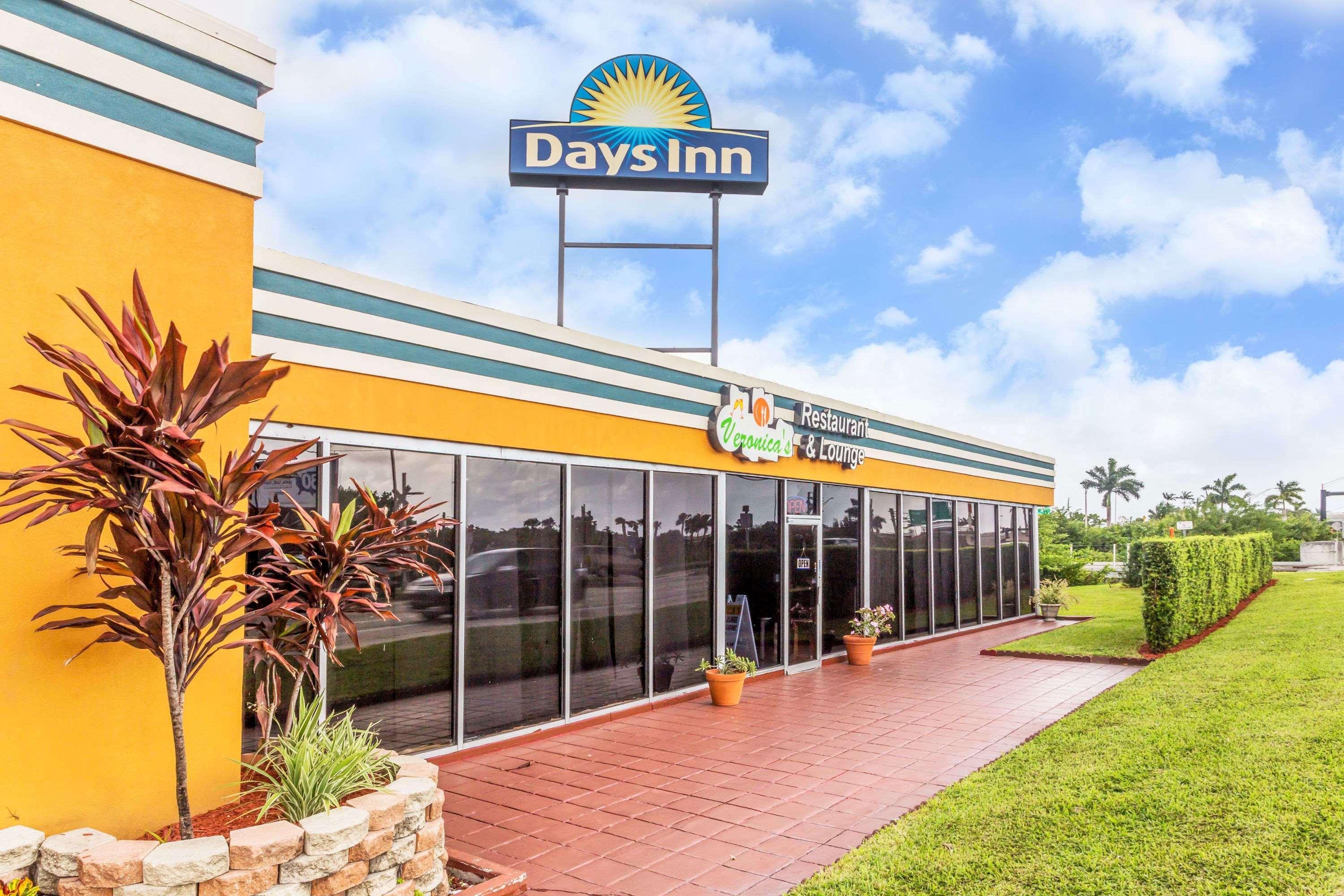 Days Inn By Wyndham Fort Lauderdale-Oakland Park Airport N Kültér fotó