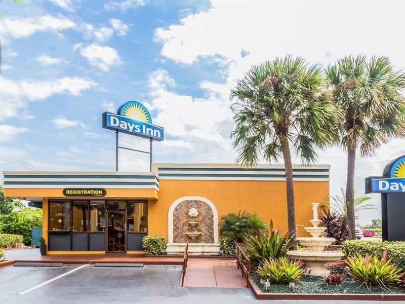 Days Inn By Wyndham Fort Lauderdale-Oakland Park Airport N Kültér fotó