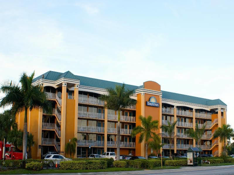 Days Inn By Wyndham Fort Lauderdale-Oakland Park Airport N Kültér fotó